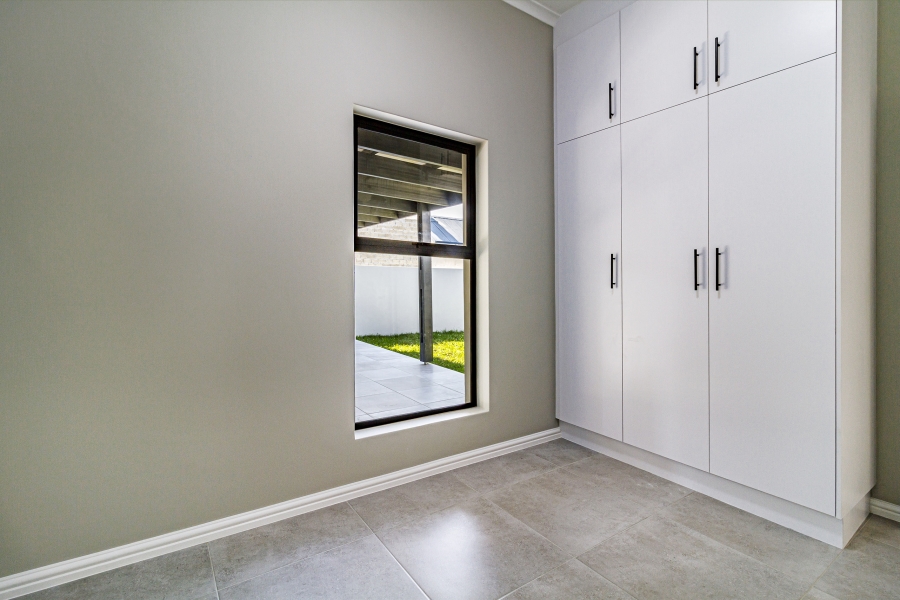 3 Bedroom Property for Sale in Aan de Wijnlanden Western Cape